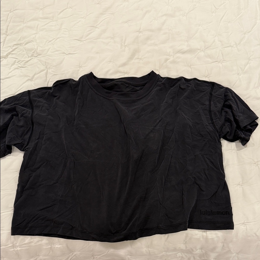 lululemon athletica Black Cropped Crewneck Short Sleeve Tee